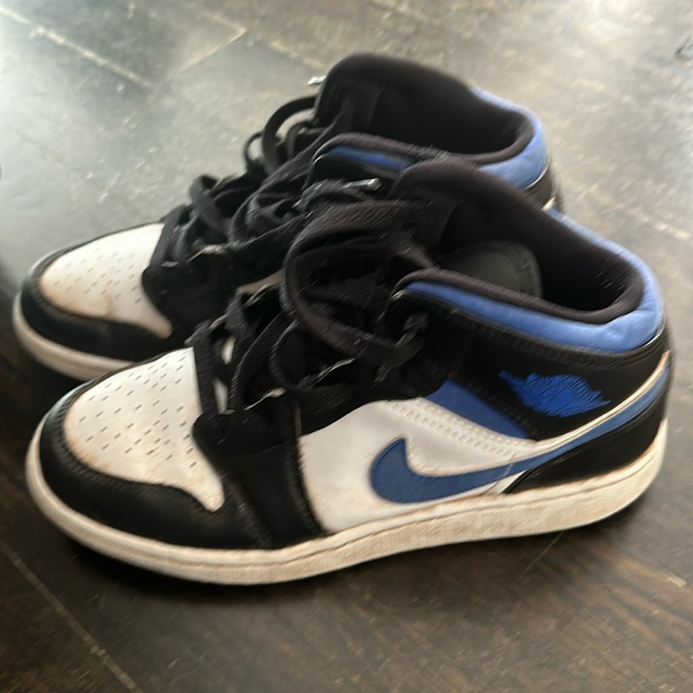 Nike Jordan mid sneakers size 5